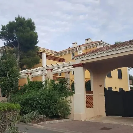 Parc Carolus Frejus